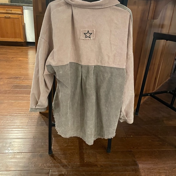 Shacket - Picture 2 of 2